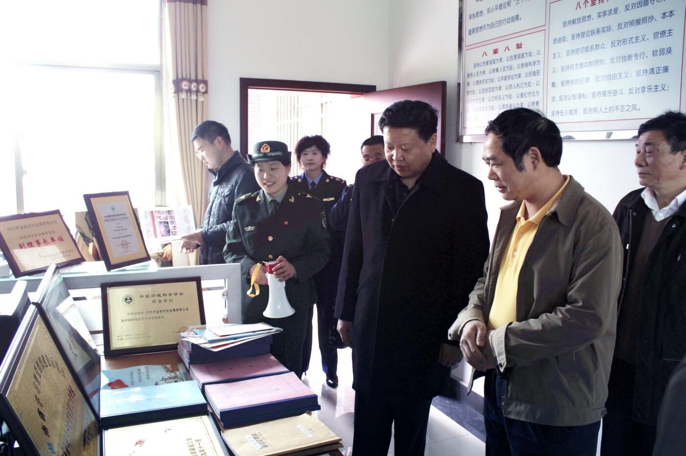 2011年3月，國家工商局總局個體司司長李玉家受中央組織部委托視察公司黨建工作.JPG