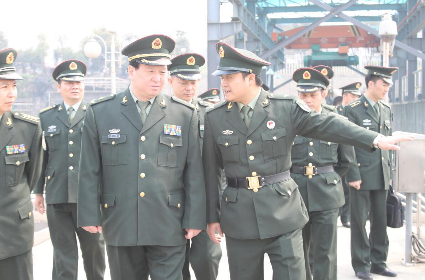 2011年3月，時任省軍區(qū)政治部原主任劉新將軍蒞臨公司視察.jpg