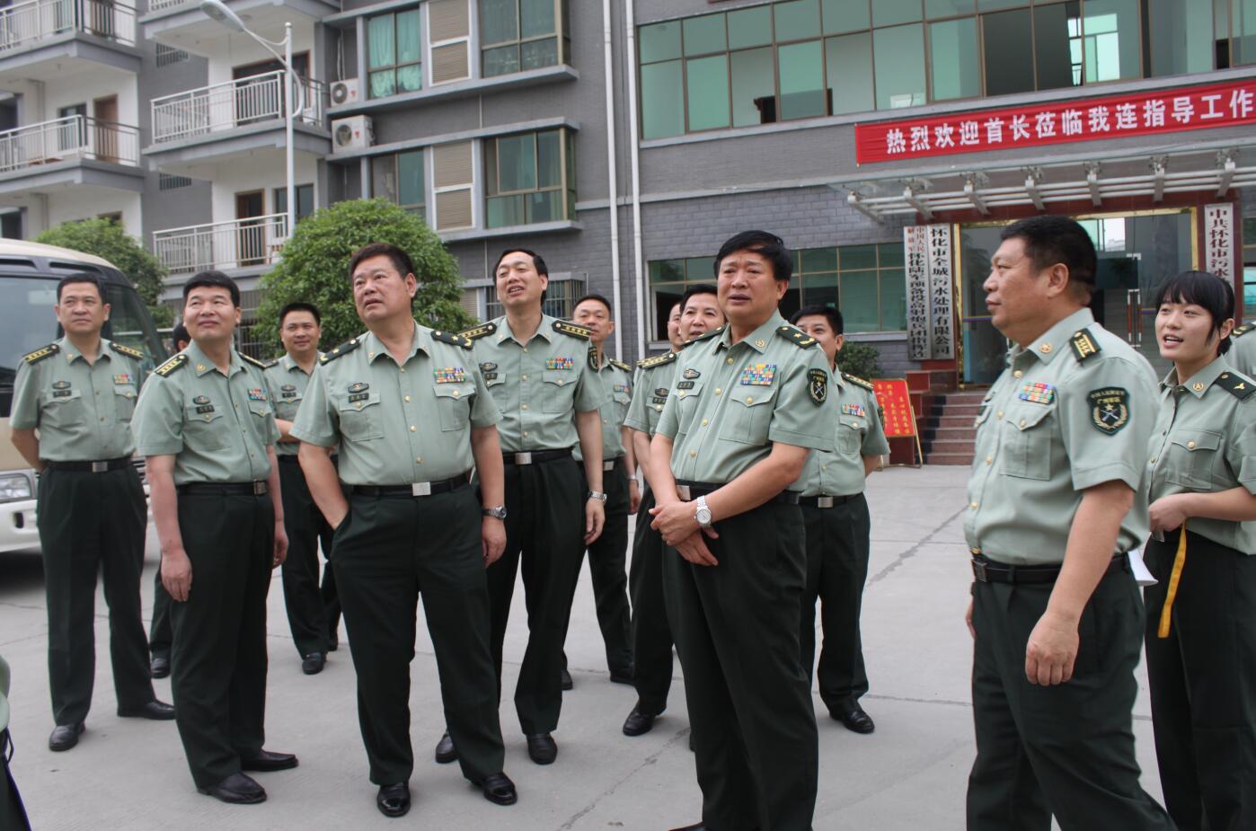 2011年5月，廣州軍區(qū)副司令員王治民將軍視察預(yù)備役建設(shè).JPG